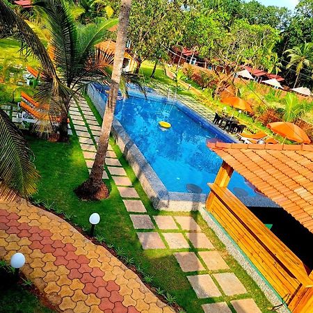 Coco Teros Resort Мандрем Екстериор снимка