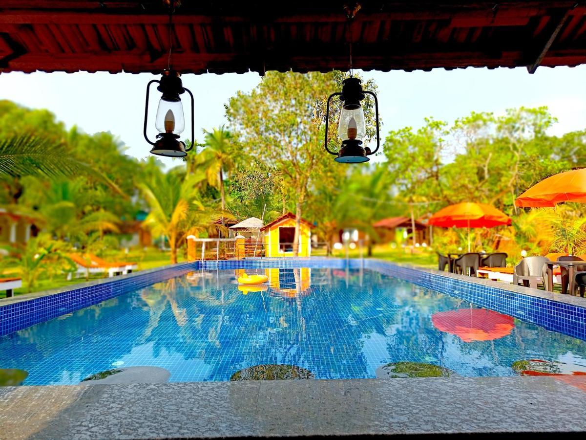 Coco Teros Resort Мандрем Екстериор снимка