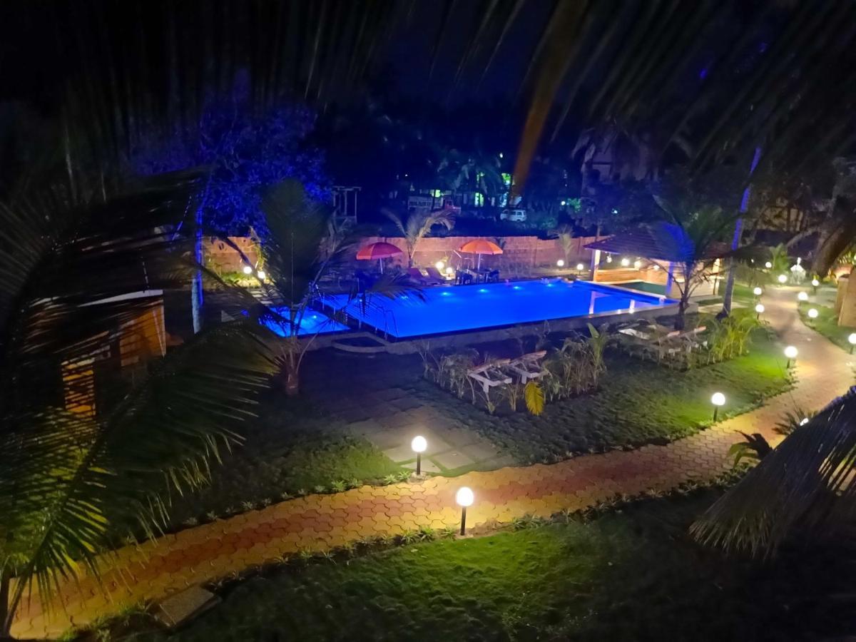 Coco Teros Resort Мандрем Екстериор снимка