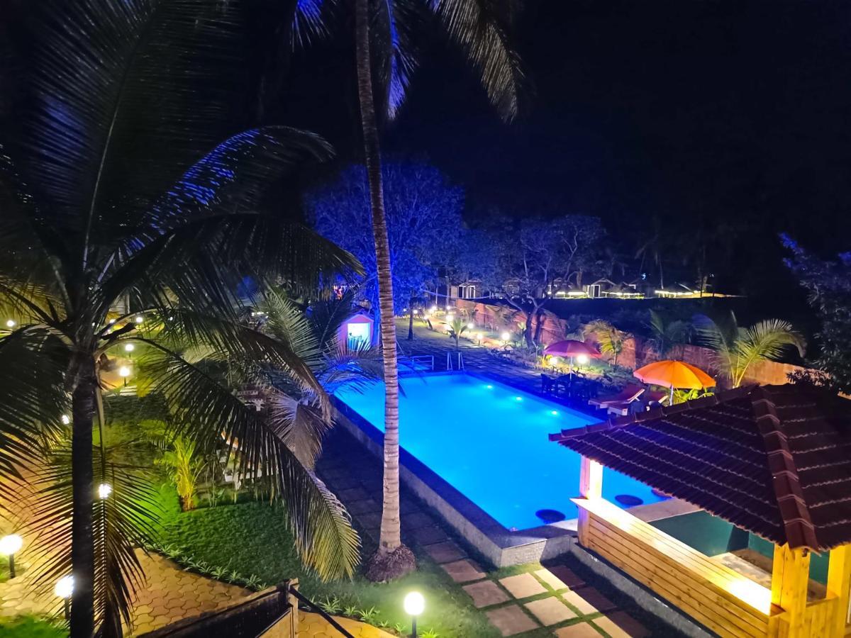 Coco Teros Resort Мандрем Екстериор снимка