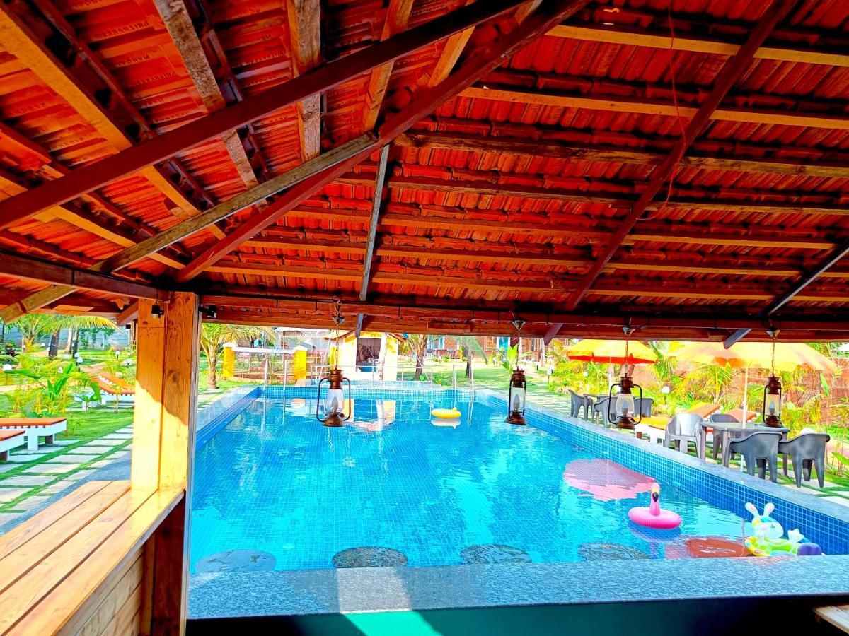 Coco Teros Resort Мандрем Екстериор снимка